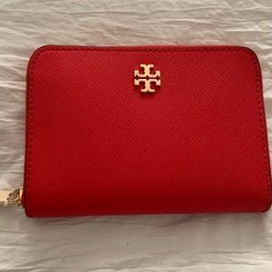 Brand New wallet with zipper and key chain!